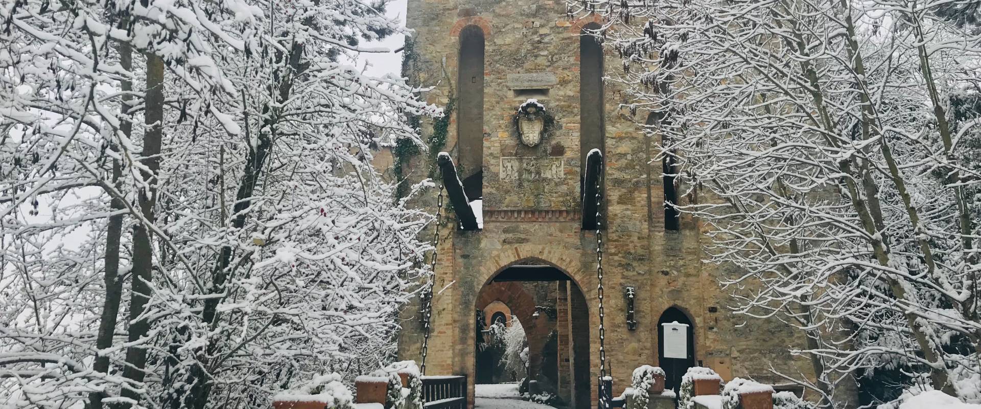 Castle of Gropparello under the snow photo by maria rita Trecci